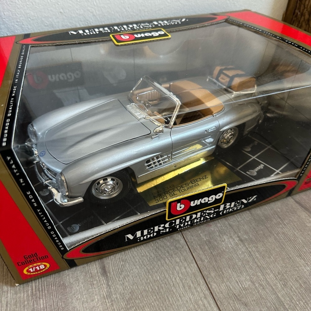 New Burago Mercedes Benz 300 SL Touring 1957 1:18 Gold Collection
